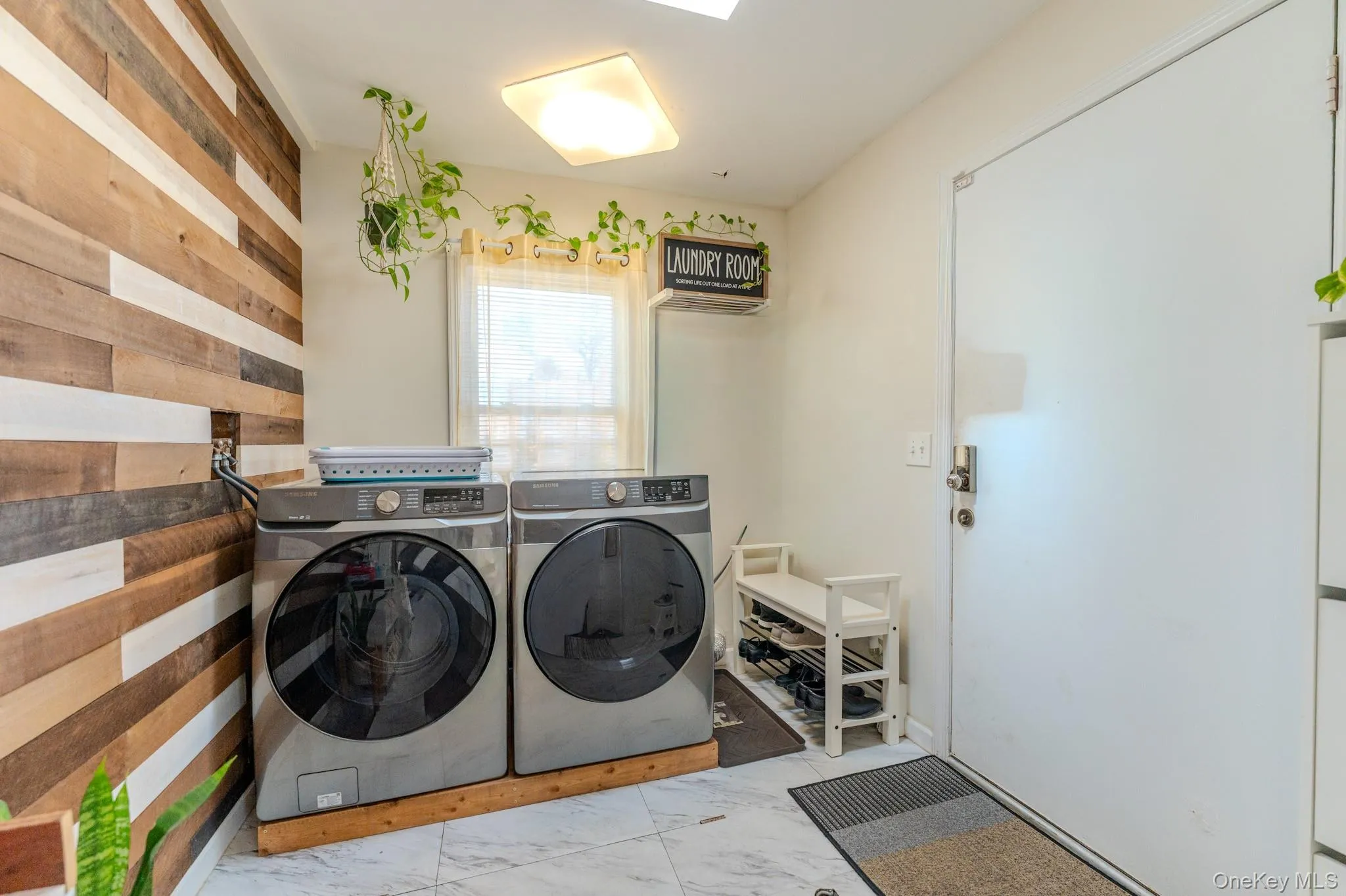 33 Manor Drive, Brookhaven, NY, 3 Bedrooms Bedrooms, 8 Rooms Rooms,1 BathroomBathrooms,Residential,For Rent,Manor,0,978553 33 Manor Drive, Brookhaven, NY, 3 Bedrooms Bedrooms, 8 Rooms Rooms,1 BathroomBathrooms,Residential,For Rent,Manor,0,978553
