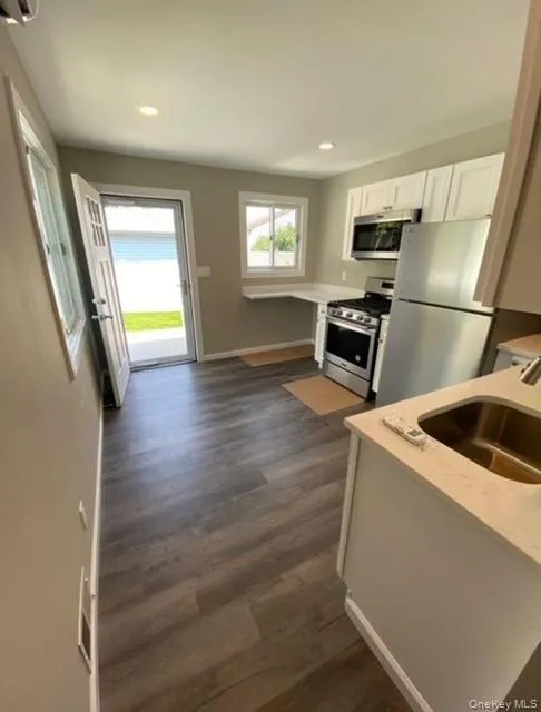 11 Stan Haven Place, Huntington, NY, 1 Bedroom Bedrooms, 2 Rooms Rooms,1 BathroomBathrooms,Residential Lease,For Rent,Stan Haven,0,978561 11 Stan Haven Place, Huntington, NY, 1 Bedroom Bedrooms, 2 Rooms Rooms,1 BathroomBathrooms,Residential Lease,For Rent,Stan Haven,0,978561