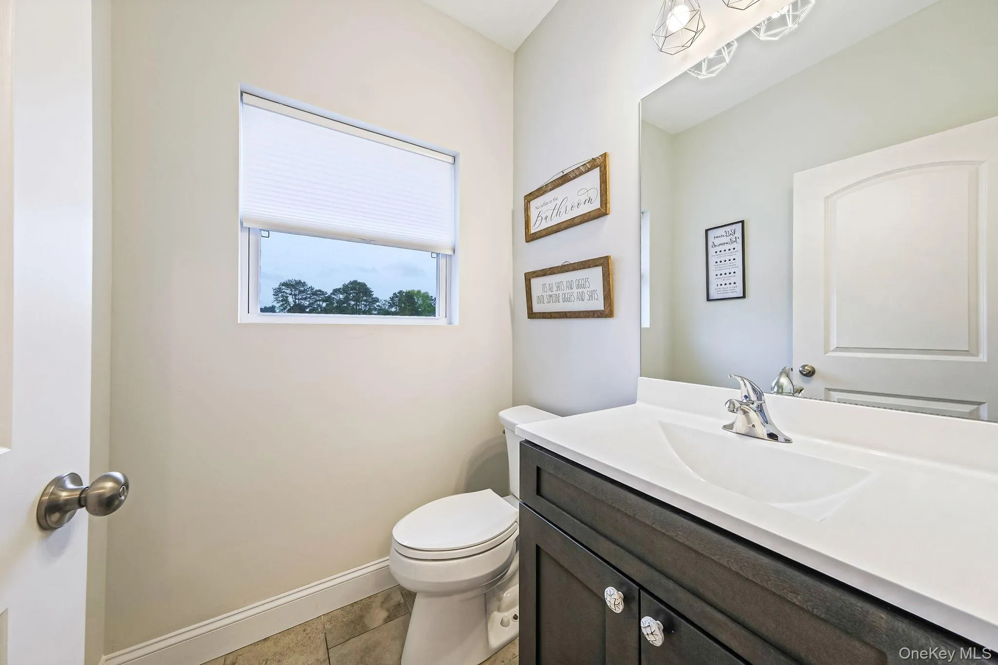 1/2 Bath 1/2 Bath
