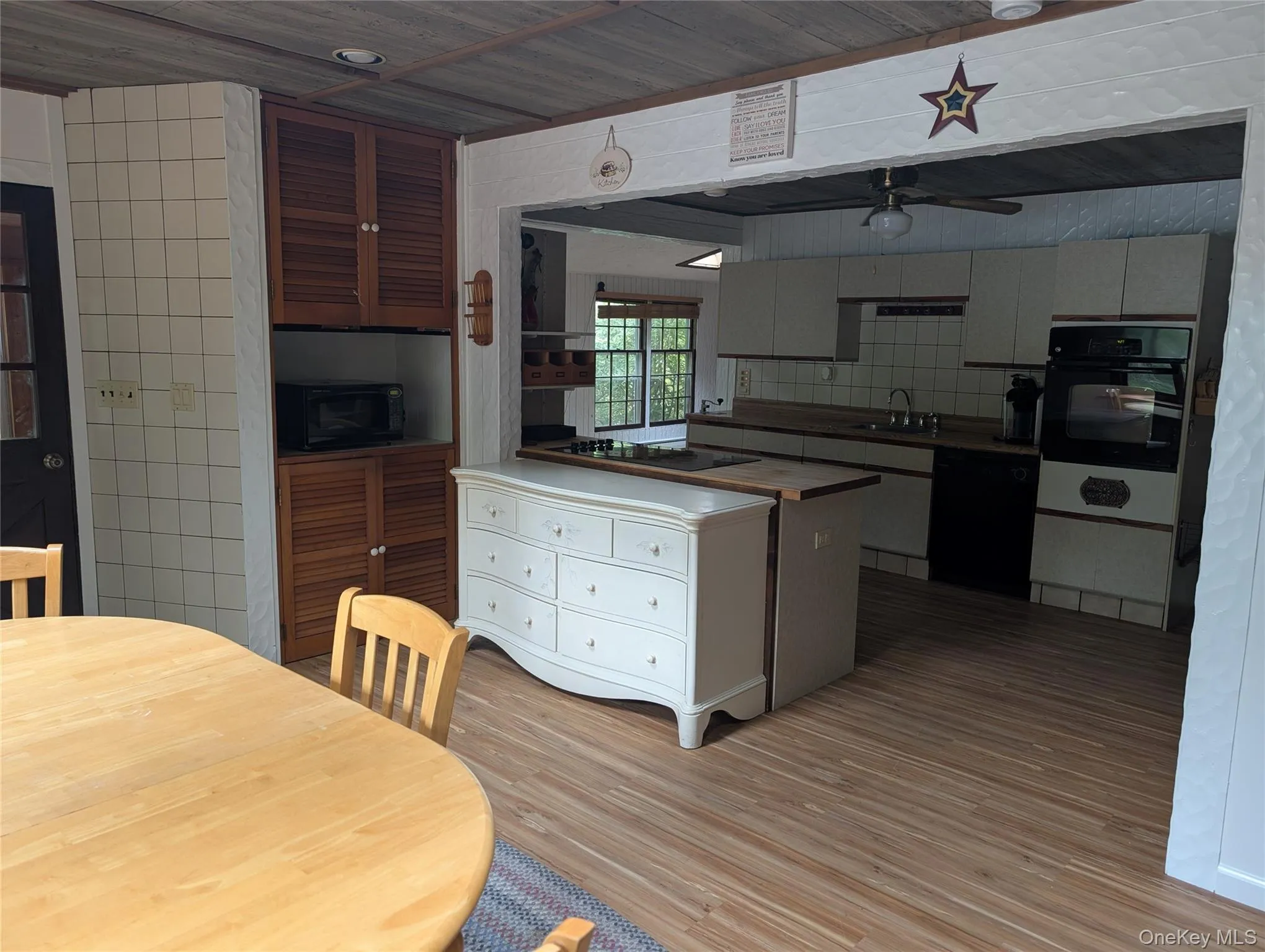 45 Sunken Meadow Road, Huntington, NY, 3 Bedrooms Bedrooms, 8 Rooms Rooms,2 BathroomsBathrooms,Residential Lease,For Rent,Sunken Meadow,0,978625 45 Sunken Meadow Road, Huntington, NY, 3 Bedrooms Bedrooms, 8 Rooms Rooms,2 BathroomsBathrooms,Residential Lease,For Rent,Sunken Meadow,0,978625