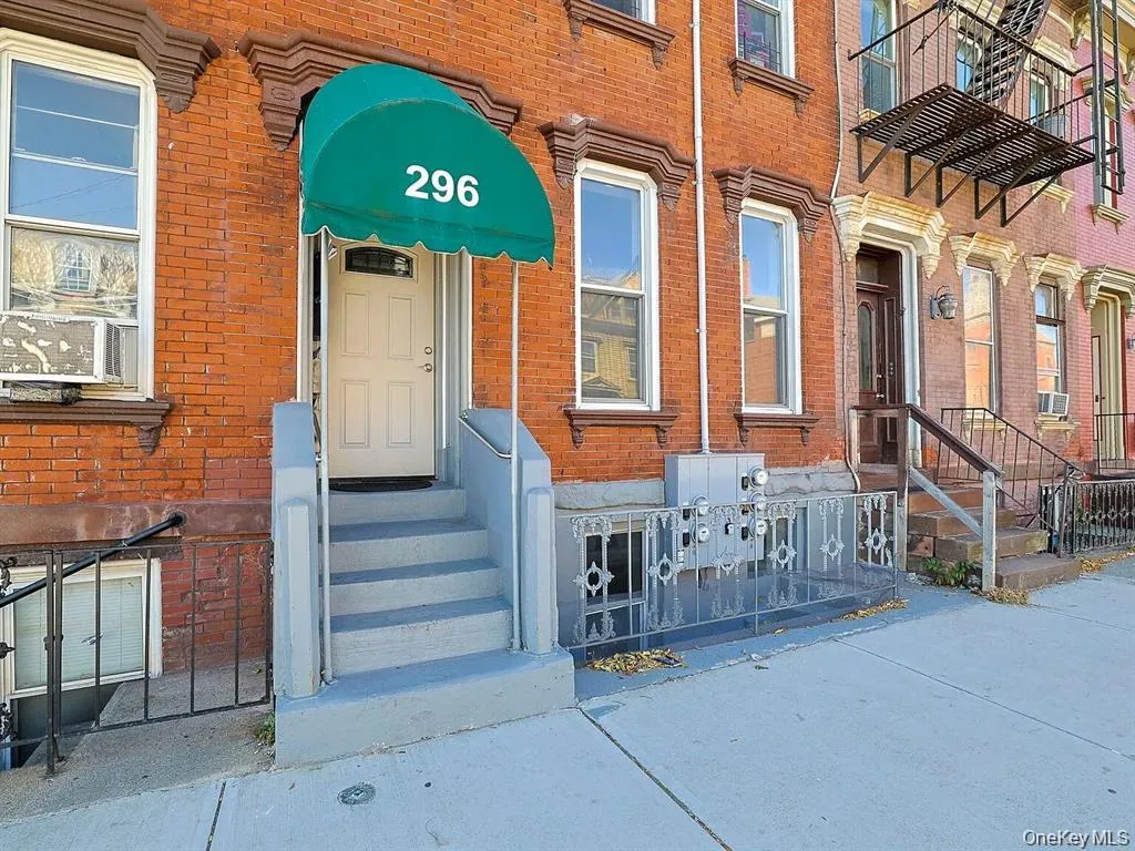 296 Mill Street, Poughkeepsie, NY, 1 Bedroom Bedrooms, 3 Rooms Rooms,1 BathroomBathrooms,Residential Lease,For Rent,Mill,0,978626 296 Mill Street, Poughkeepsie, NY, 1 Bedroom Bedrooms, 3 Rooms Rooms,1 BathroomBathrooms,Residential Lease,For Rent,Mill,0,978626