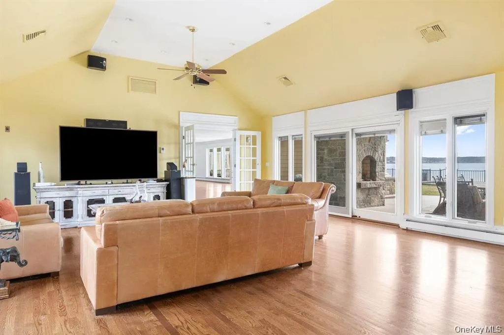 33 Beach Road, Huntington, NY, 6 Bedrooms Bedrooms, 15 Rooms Rooms,4 BathroomsBathrooms,Residential,For Rent,Beach,0,978627 33 Beach Road, Huntington, NY, 6 Bedrooms Bedrooms, 15 Rooms Rooms,4 BathroomsBathrooms,Residential,For Rent,Beach,0,978627