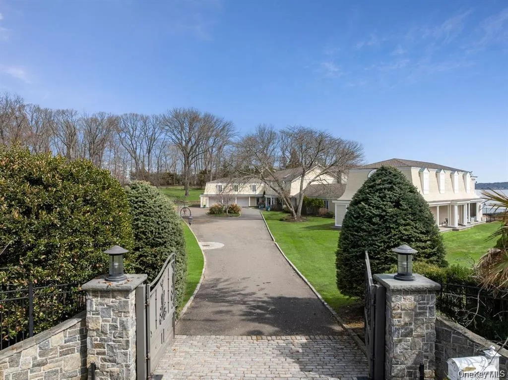 33 Beach Road, Huntington, NY, 6 Bedrooms Bedrooms, 15 Rooms Rooms,4 BathroomsBathrooms,Residential,For Rent,Beach,0,978627 33 Beach Road, Huntington, NY, 6 Bedrooms Bedrooms, 15 Rooms Rooms,4 BathroomsBathrooms,Residential,For Rent,Beach,0,978627
