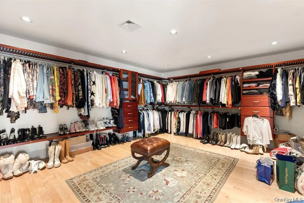 33 Beach Road, Huntington, NY, 6 Bedrooms Bedrooms, 15 Rooms Rooms,4 BathroomsBathrooms,Residential,For Rent,Beach,0,978627 33 Beach Road, Huntington, NY, 6 Bedrooms Bedrooms, 15 Rooms Rooms,4 BathroomsBathrooms,Residential,For Rent,Beach,0,978627