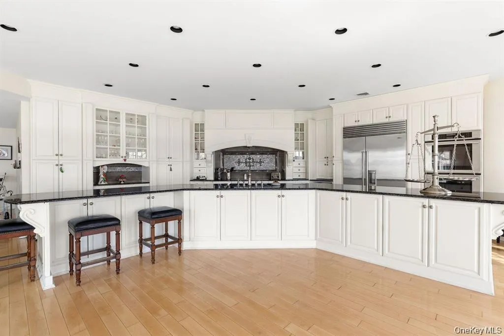33 Beach Road, Huntington, NY, 6 Bedrooms Bedrooms, 15 Rooms Rooms,4 BathroomsBathrooms,Residential,For Rent,Beach,0,978627 33 Beach Road, Huntington, NY, 6 Bedrooms Bedrooms, 15 Rooms Rooms,4 BathroomsBathrooms,Residential,For Rent,Beach,0,978627