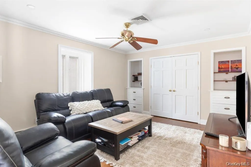 33 Beach Road, Huntington, NY, 6 Bedrooms Bedrooms, 15 Rooms Rooms,4 BathroomsBathrooms,Residential,For Rent,Beach,0,978627 33 Beach Road, Huntington, NY, 6 Bedrooms Bedrooms, 15 Rooms Rooms,4 BathroomsBathrooms,Residential,For Rent,Beach,0,978627