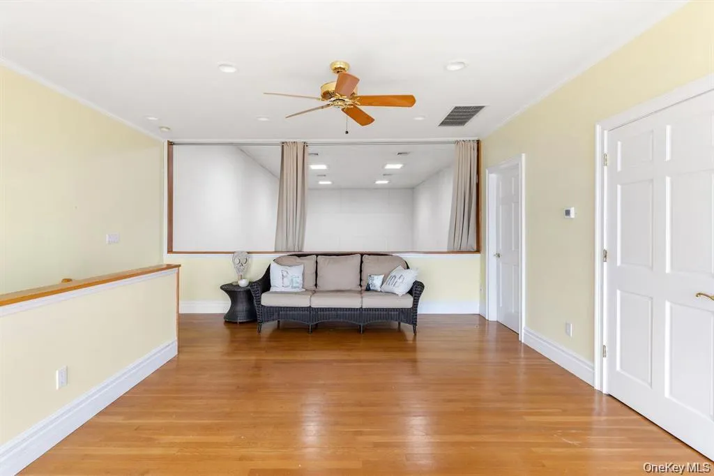 33 Beach Road, Huntington, NY, 6 Bedrooms Bedrooms, 15 Rooms Rooms,4 BathroomsBathrooms,Residential,For Rent,Beach,0,978627 33 Beach Road, Huntington, NY, 6 Bedrooms Bedrooms, 15 Rooms Rooms,4 BathroomsBathrooms,Residential,For Rent,Beach,0,978627