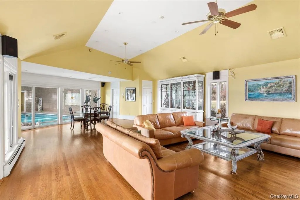 33 Beach Road, Huntington, NY, 6 Bedrooms Bedrooms, 15 Rooms Rooms,4 BathroomsBathrooms,Residential,For Rent,Beach,0,978627 33 Beach Road, Huntington, NY, 6 Bedrooms Bedrooms, 15 Rooms Rooms,4 BathroomsBathrooms,Residential,For Rent,Beach,0,978627