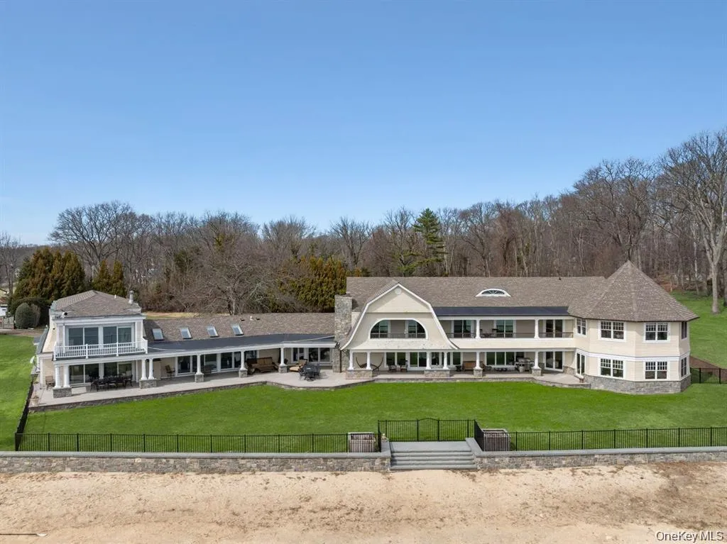 33 Beach Road, Huntington, NY, 6 Bedrooms Bedrooms, 15 Rooms Rooms,4 BathroomsBathrooms,Residential,For Rent,Beach,0,978627 33 Beach Road, Huntington, NY, 6 Bedrooms Bedrooms, 15 Rooms Rooms,4 BathroomsBathrooms,Residential,For Rent,Beach,0,978627