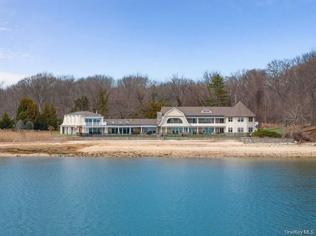 33 Beach Road, Huntington, NY, 6 Bedrooms Bedrooms, 15 Rooms Rooms,4 BathroomsBathrooms,Residential,For Rent,Beach,0,978627 33 Beach Road, Huntington, NY, 6 Bedrooms Bedrooms, 15 Rooms Rooms,4 BathroomsBathrooms,Residential,For Rent,Beach,0,978627