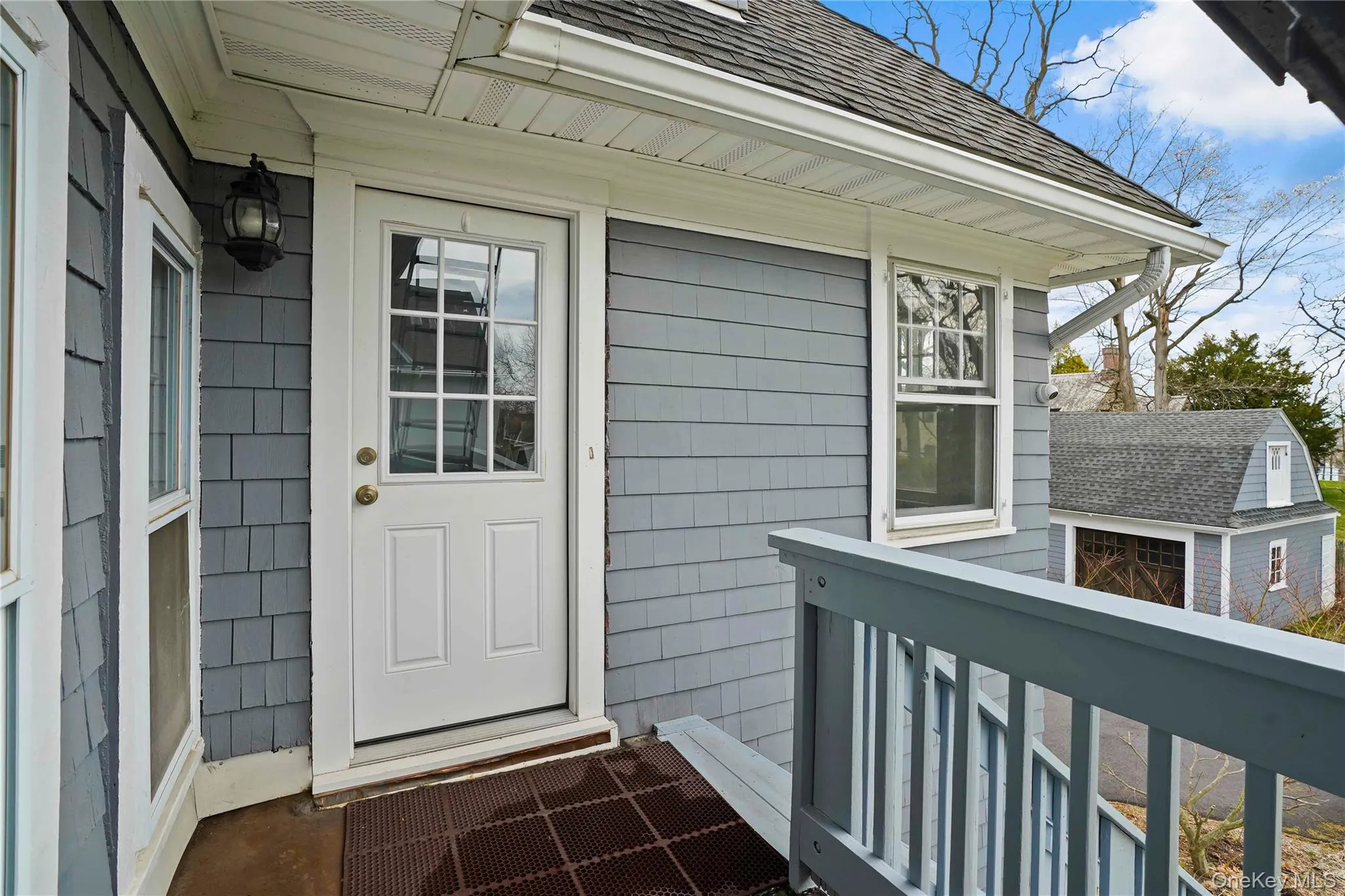 Private Entrance Is In The Back Of The House Up The Stairs Private Entrance Is In The Back Of The House Up The Stairs