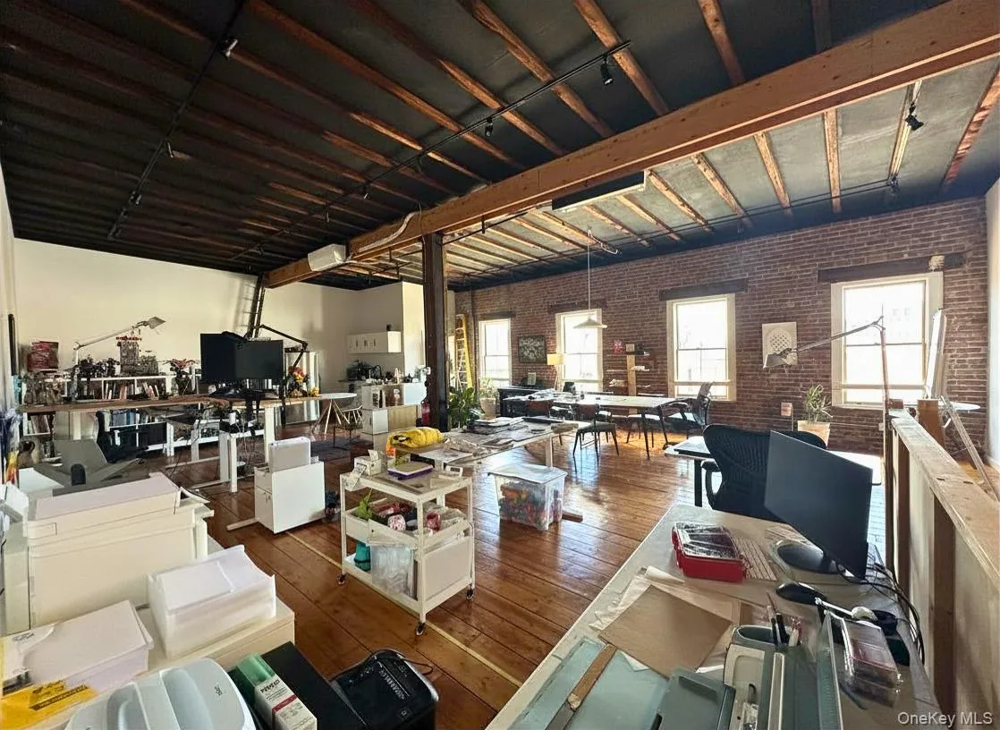 240 Broadway, Newburgh (city), NY, ,Commercial Lease,For Rent,Broadway,0,978652 240 Broadway, Newburgh (city), NY, ,Commercial Lease,For Rent,Broadway,0,978652