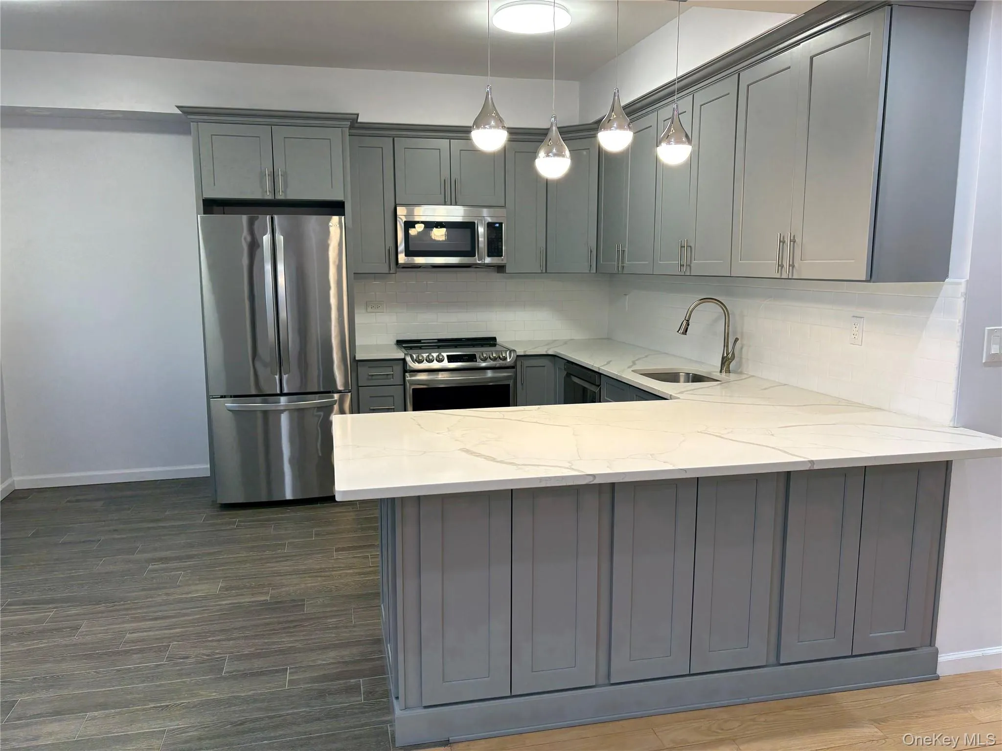 2 Bay Club, New York, NY, 2 Bedrooms Bedrooms, 6 Rooms Rooms,2 BathroomsBathrooms,Residential Lease,For Rent,Bay Club,0,978674 2 Bay Club, New York, NY, 2 Bedrooms Bedrooms, 6 Rooms Rooms,2 BathroomsBathrooms,Residential Lease,For Rent,Bay Club,0,978674