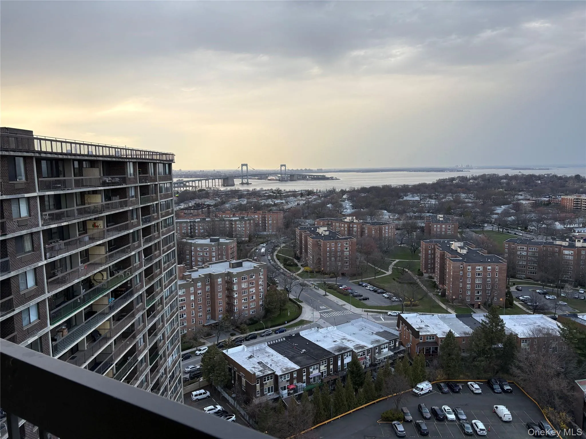 2 Bay Club, New York, NY, 2 Bedrooms Bedrooms, 6 Rooms Rooms,2 BathroomsBathrooms,Residential Lease,For Rent,Bay Club,0,978674 2 Bay Club, New York, NY, 2 Bedrooms Bedrooms, 6 Rooms Rooms,2 BathroomsBathrooms,Residential Lease,For Rent,Bay Club,0,978674