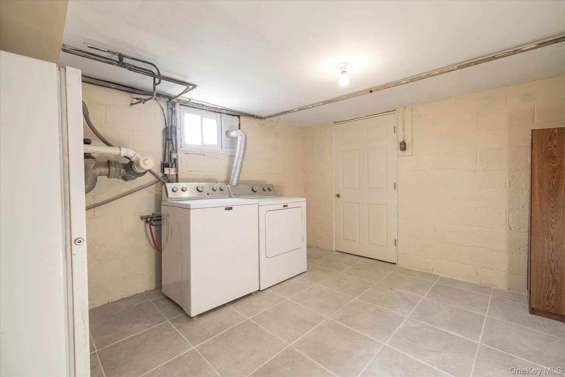 1558 9th Street, West Babylon, NY, 1 Bedroom Bedrooms, 3 Rooms Rooms,1 BathroomBathrooms,Residential Lease,For Rent,9th,0,978702 1558 9th Street, West Babylon, NY, 1 Bedroom Bedrooms, 3 Rooms Rooms,1 BathroomBathrooms,Residential Lease,For Rent,9th,0,978702
