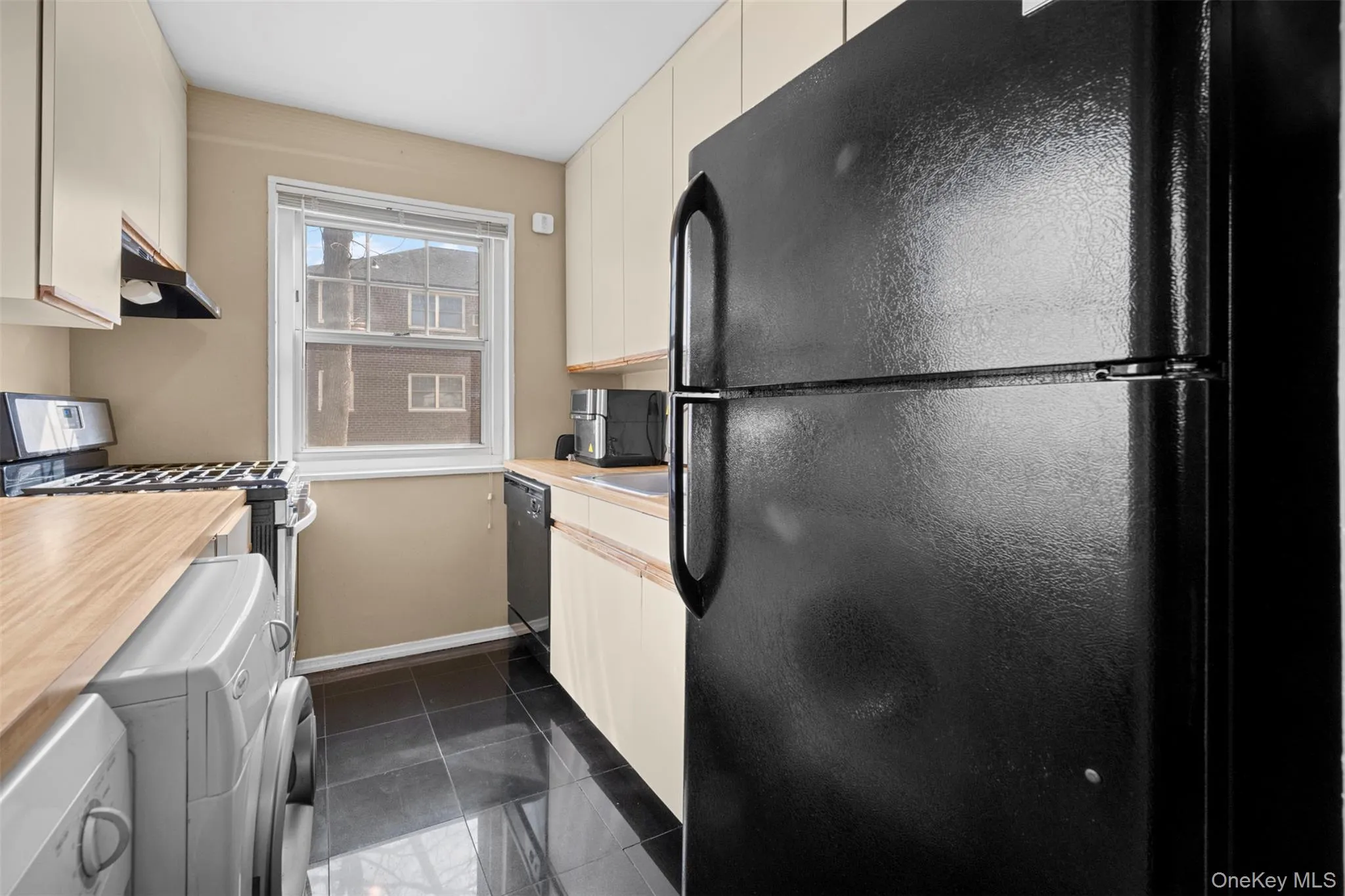 253-12 60th Avenue, New York, NY, 1 Bedroom Bedrooms, 4 Rooms Rooms,1 BathroomBathrooms,Residential,For Rent,60th,0,978711 253-12 60th Avenue, New York, NY, 1 Bedroom Bedrooms, 4 Rooms Rooms,1 BathroomBathrooms,Residential,For Rent,60th,0,978711
