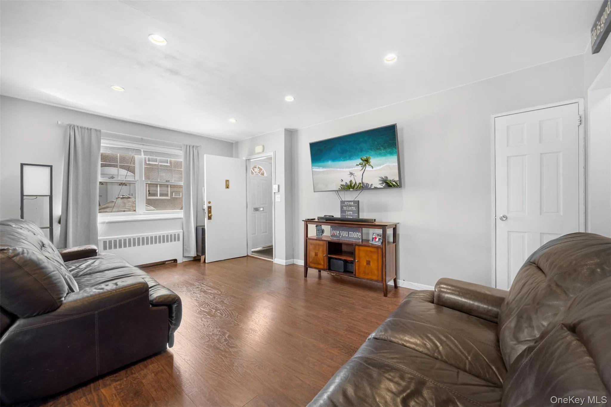253-12 60th Avenue, New York, NY, 1 Bedroom Bedrooms, 4 Rooms Rooms,1 BathroomBathrooms,Residential,For Rent,60th,0,978711 253-12 60th Avenue, New York, NY, 1 Bedroom Bedrooms, 4 Rooms Rooms,1 BathroomBathrooms,Residential,For Rent,60th,0,978711