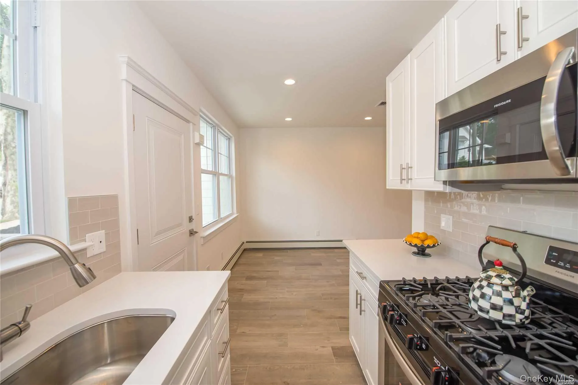8 Northridge Street, Huntington, NY, 1 Bedroom Bedrooms, 3 Rooms Rooms,1 BathroomBathrooms,Residential Lease,For Rent,Northridge,0,978714 8 Northridge Street, Huntington, NY, 1 Bedroom Bedrooms, 3 Rooms Rooms,1 BathroomBathrooms,Residential Lease,For Rent,Northridge,0,978714
