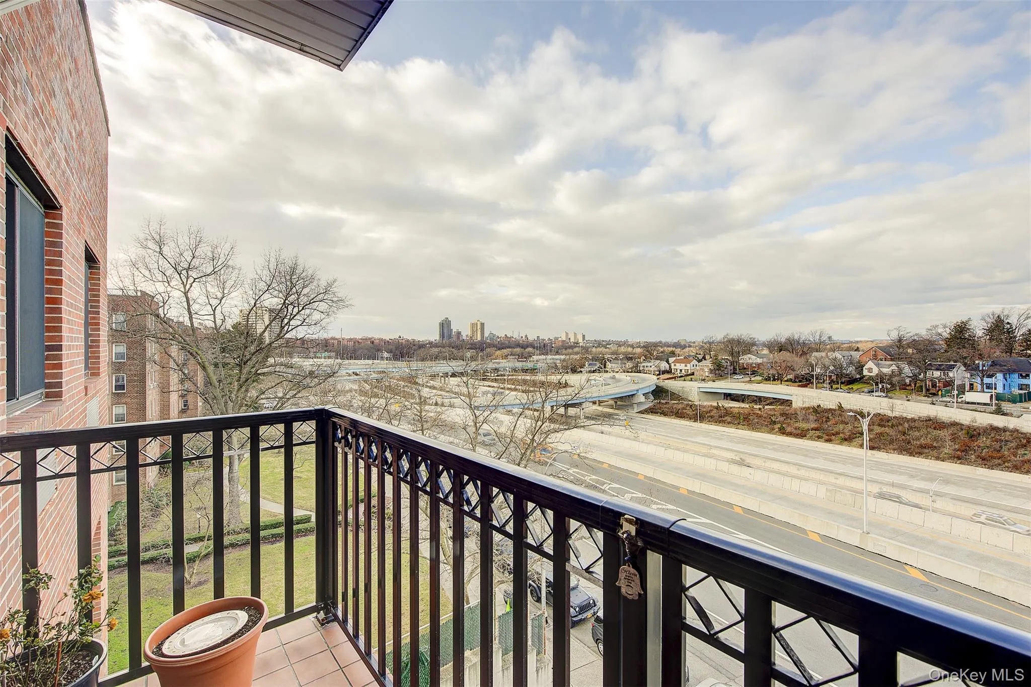 135-46 Grand Central Parkway, New York, NY, 2 Bedrooms Bedrooms, 4 Rooms Rooms,2 BathroomsBathrooms,Residential,For Rent,Grand Central,0,978715 135-46 Grand Central Parkway, New York, NY, 2 Bedrooms Bedrooms, 4 Rooms Rooms,2 BathroomsBathrooms,Residential,For Rent,Grand Central,0,978715