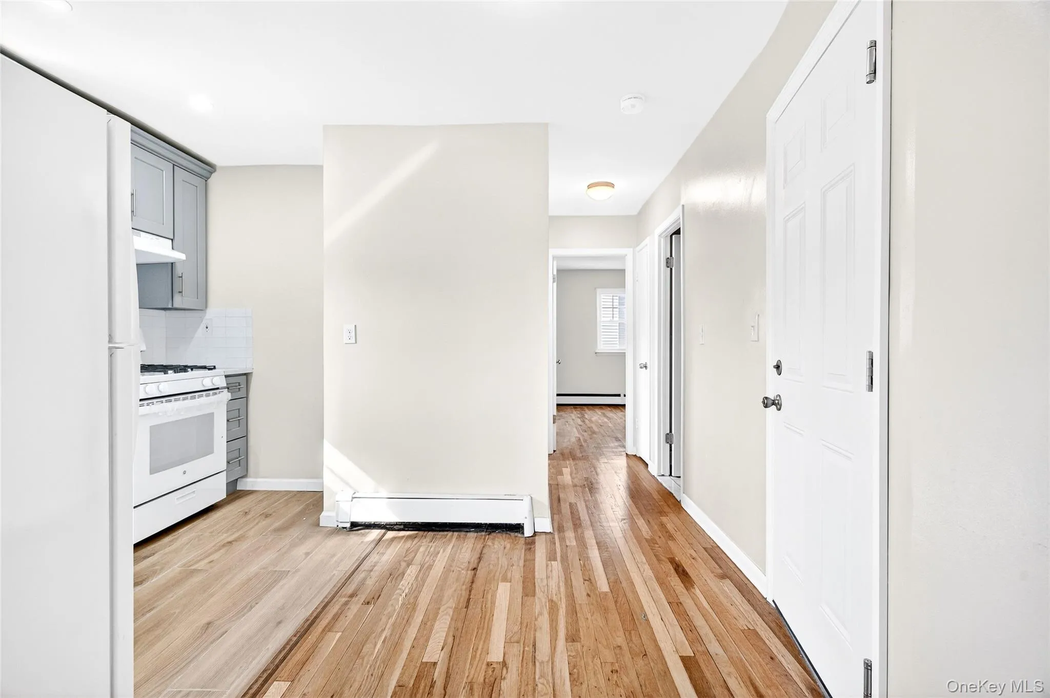 3615 Eastchester Road, New York, NY, 3 Bedrooms Bedrooms, 5 Rooms Rooms,1 BathroomBathrooms,Residential Lease,For Rent,Eastchester,0,978733 3615 Eastchester Road, New York, NY, 3 Bedrooms Bedrooms, 5 Rooms Rooms,1 BathroomBathrooms,Residential Lease,For Rent,Eastchester,0,978733