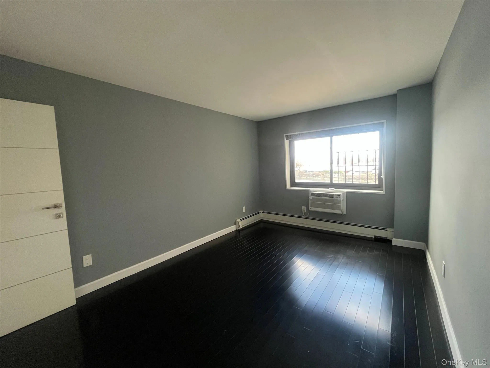 Unfurnished Bedroom Unfurnished Bedroom