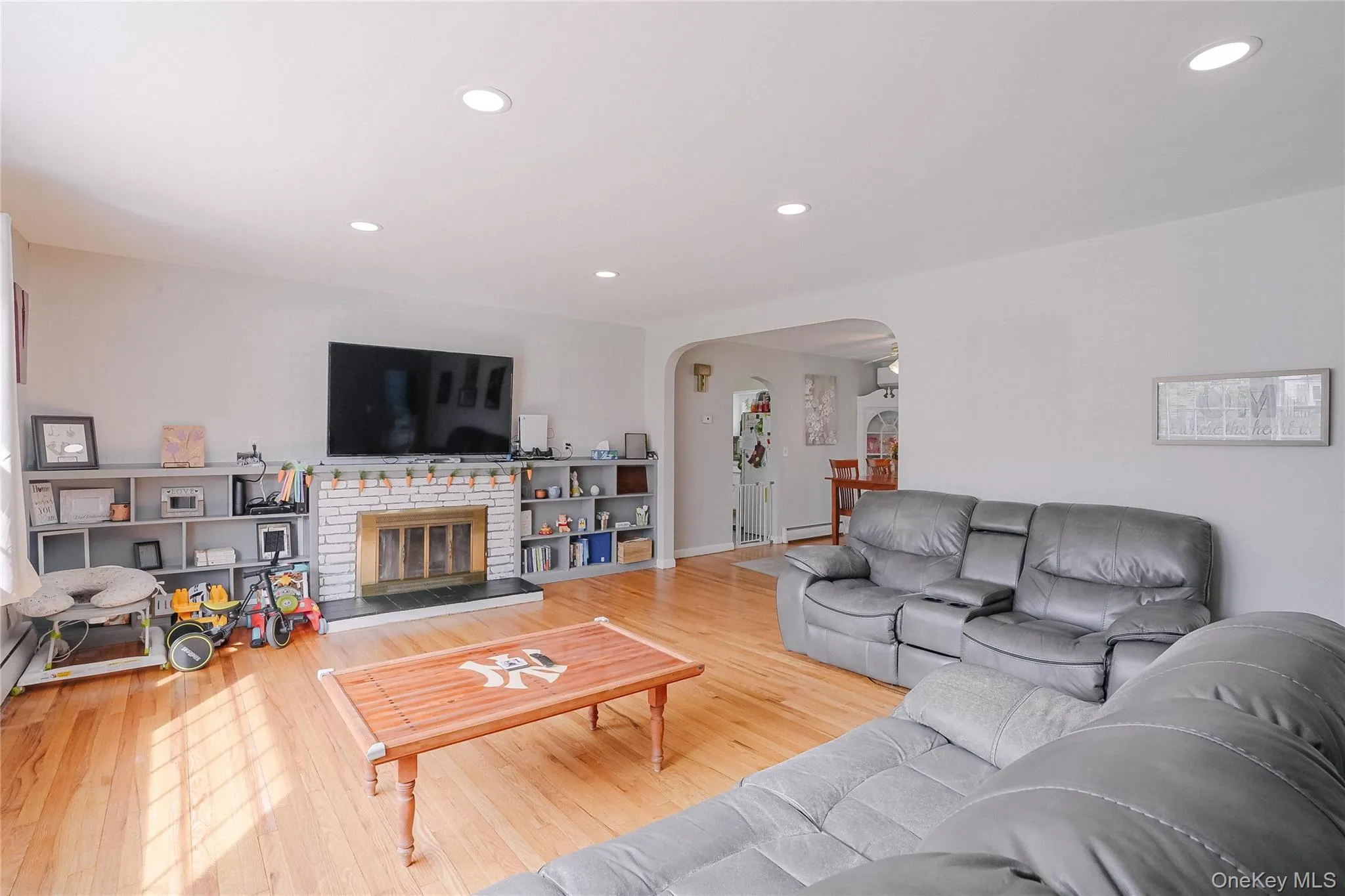 5 Mary Avenue, Ulster, NY, 3 Bedrooms Bedrooms, 6 Rooms Rooms,1 BathroomBathrooms,Residential,For Rent,Mary,0,978752 5 Mary Avenue, Ulster, NY, 3 Bedrooms Bedrooms, 6 Rooms Rooms,1 BathroomBathrooms,Residential,For Rent,Mary,0,978752