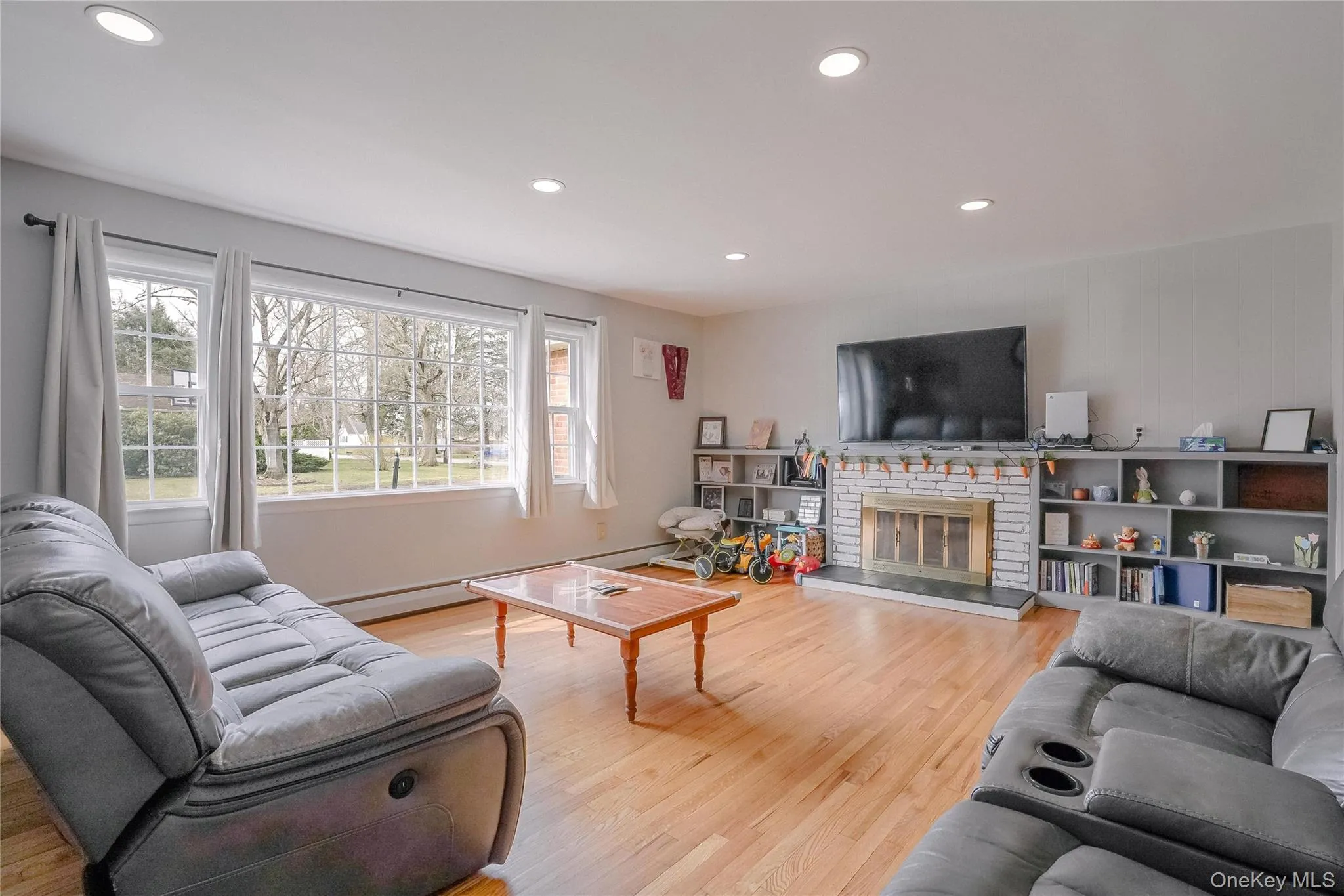 5 Mary Avenue, Ulster, NY, 3 Bedrooms Bedrooms, 6 Rooms Rooms,1 BathroomBathrooms,Residential,For Rent,Mary,0,978752 5 Mary Avenue, Ulster, NY, 3 Bedrooms Bedrooms, 6 Rooms Rooms,1 BathroomBathrooms,Residential,For Rent,Mary,0,978752