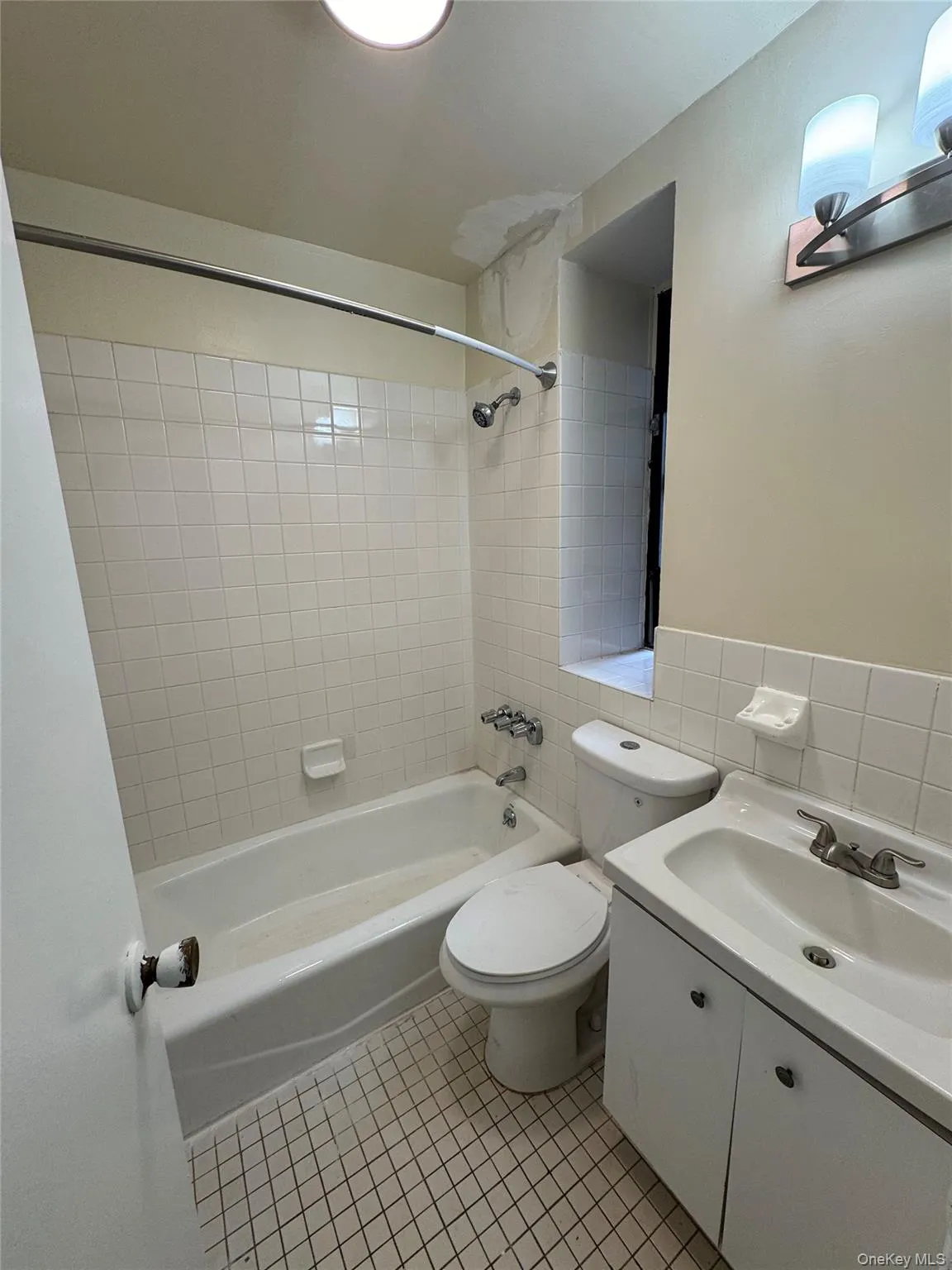 1670 Longfellow Avenue, New York, NY, 3 Bedrooms Bedrooms, 6 Rooms Rooms,1 BathroomBathrooms,Residential Lease,For Rent,Longfellow,0,978757 1670 Longfellow Avenue, New York, NY, 3 Bedrooms Bedrooms, 6 Rooms Rooms,1 BathroomBathrooms,Residential Lease,For Rent,Longfellow,0,978757