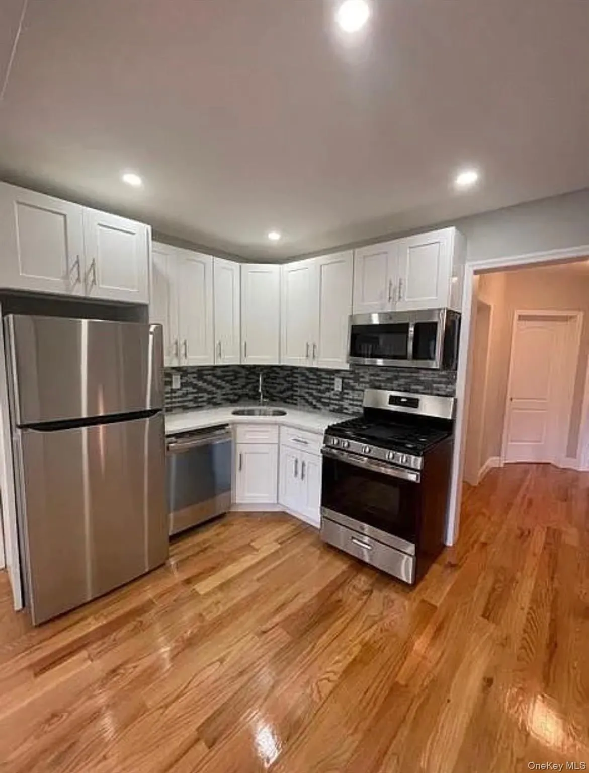 109-32 197th Street, New York, NY, 3 Bedrooms Bedrooms, 6 Rooms Rooms,1 BathroomBathrooms,Residential Lease,For Rent,197th,0,978759 109-32 197th Street, New York, NY, 3 Bedrooms Bedrooms, 6 Rooms Rooms,1 BathroomBathrooms,Residential Lease,For Rent,197th,0,978759