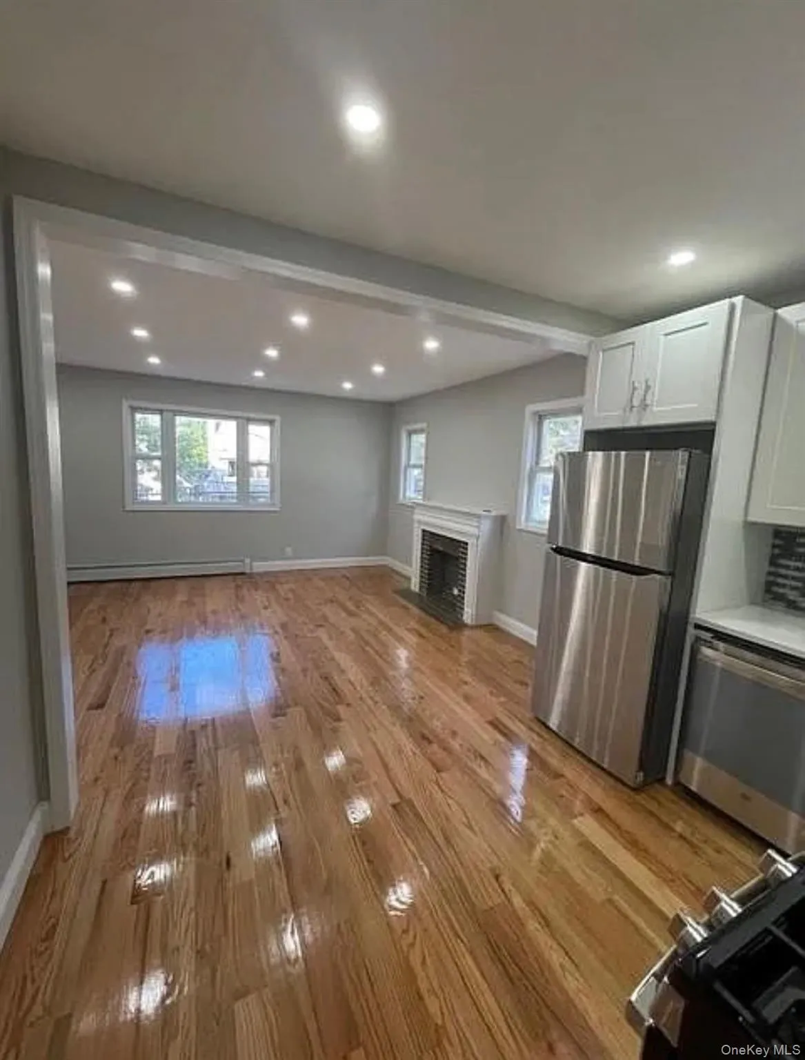 109-32 197th Street, New York, NY, 3 Bedrooms Bedrooms, 6 Rooms Rooms,1 BathroomBathrooms,Residential Lease,For Rent,197th,0,978759 109-32 197th Street, New York, NY, 3 Bedrooms Bedrooms, 6 Rooms Rooms,1 BathroomBathrooms,Residential Lease,For Rent,197th,0,978759