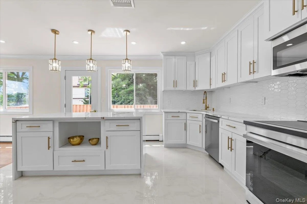 12 Deans Lane, Oyster Bay, NY, 4 Bedrooms Bedrooms, 8 Rooms Rooms,3 BathroomsBathrooms,Residential,For Rent,Deans,0,978767 12 Deans Lane, Oyster Bay, NY, 4 Bedrooms Bedrooms, 8 Rooms Rooms,3 BathroomsBathrooms,Residential,For Rent,Deans,0,978767