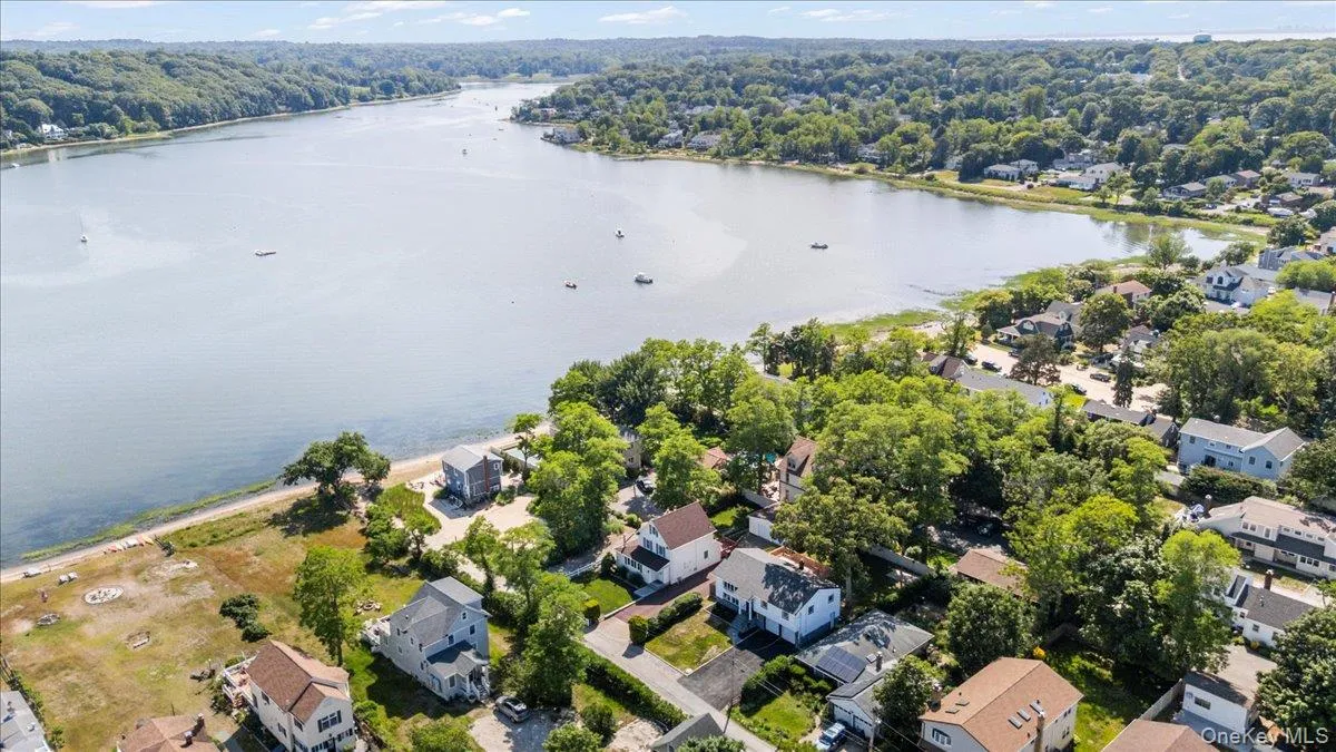 12 Deans Lane, Oyster Bay, NY, 4 Bedrooms Bedrooms, 8 Rooms Rooms,3 BathroomsBathrooms,Residential,For Rent,Deans,0,978767 12 Deans Lane, Oyster Bay, NY, 4 Bedrooms Bedrooms, 8 Rooms Rooms,3 BathroomsBathrooms,Residential,For Rent,Deans,0,978767
