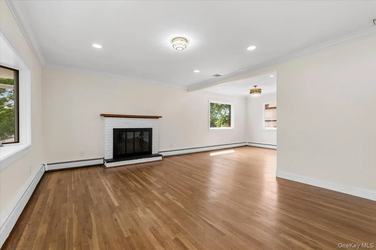 12 Deans Lane, Oyster Bay, NY, 4 Bedrooms Bedrooms, 8 Rooms Rooms,3 BathroomsBathrooms,Residential,For Rent,Deans,0,978767 12 Deans Lane, Oyster Bay, NY, 4 Bedrooms Bedrooms, 8 Rooms Rooms,3 BathroomsBathrooms,Residential,For Rent,Deans,0,978767