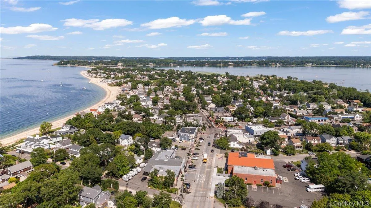 12 Deans Lane, Oyster Bay, NY, 4 Bedrooms Bedrooms, 8 Rooms Rooms,3 BathroomsBathrooms,Residential,For Rent,Deans,0,978767 12 Deans Lane, Oyster Bay, NY, 4 Bedrooms Bedrooms, 8 Rooms Rooms,3 BathroomsBathrooms,Residential,For Rent,Deans,0,978767