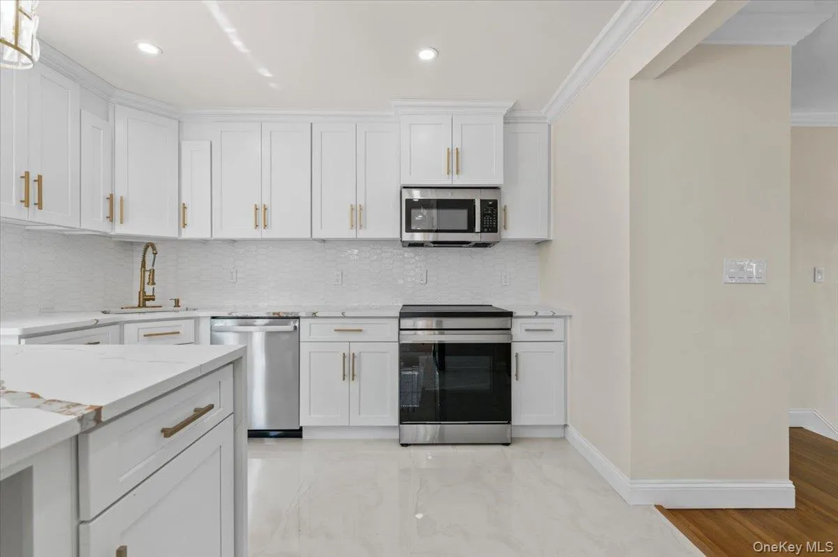 12 Deans Lane, Oyster Bay, NY, 4 Bedrooms Bedrooms, 8 Rooms Rooms,3 BathroomsBathrooms,Residential,For Rent,Deans,0,978767 12 Deans Lane, Oyster Bay, NY, 4 Bedrooms Bedrooms, 8 Rooms Rooms,3 BathroomsBathrooms,Residential,For Rent,Deans,0,978767