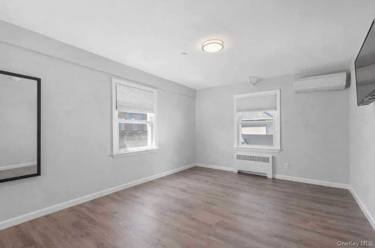 61 Neptune, Long Beach, NY, 1 Bedroom Bedrooms, 3 Rooms Rooms,1 BathroomBathrooms,Residential Lease,For Rent,Neptune,0,978775 61 Neptune, Long Beach, NY, 1 Bedroom Bedrooms, 3 Rooms Rooms,1 BathroomBathrooms,Residential Lease,For Rent,Neptune,0,978775
