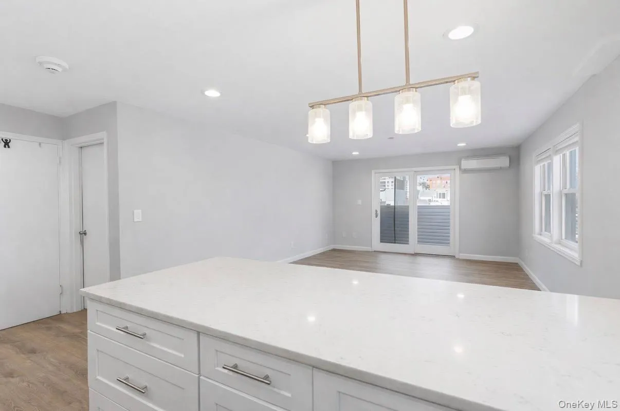 61 Neptune, Long Beach, NY, 1 Bedroom Bedrooms, 3 Rooms Rooms,1 BathroomBathrooms,Residential Lease,For Rent,Neptune,0,978775 61 Neptune, Long Beach, NY, 1 Bedroom Bedrooms, 3 Rooms Rooms,1 BathroomBathrooms,Residential Lease,For Rent,Neptune,0,978775