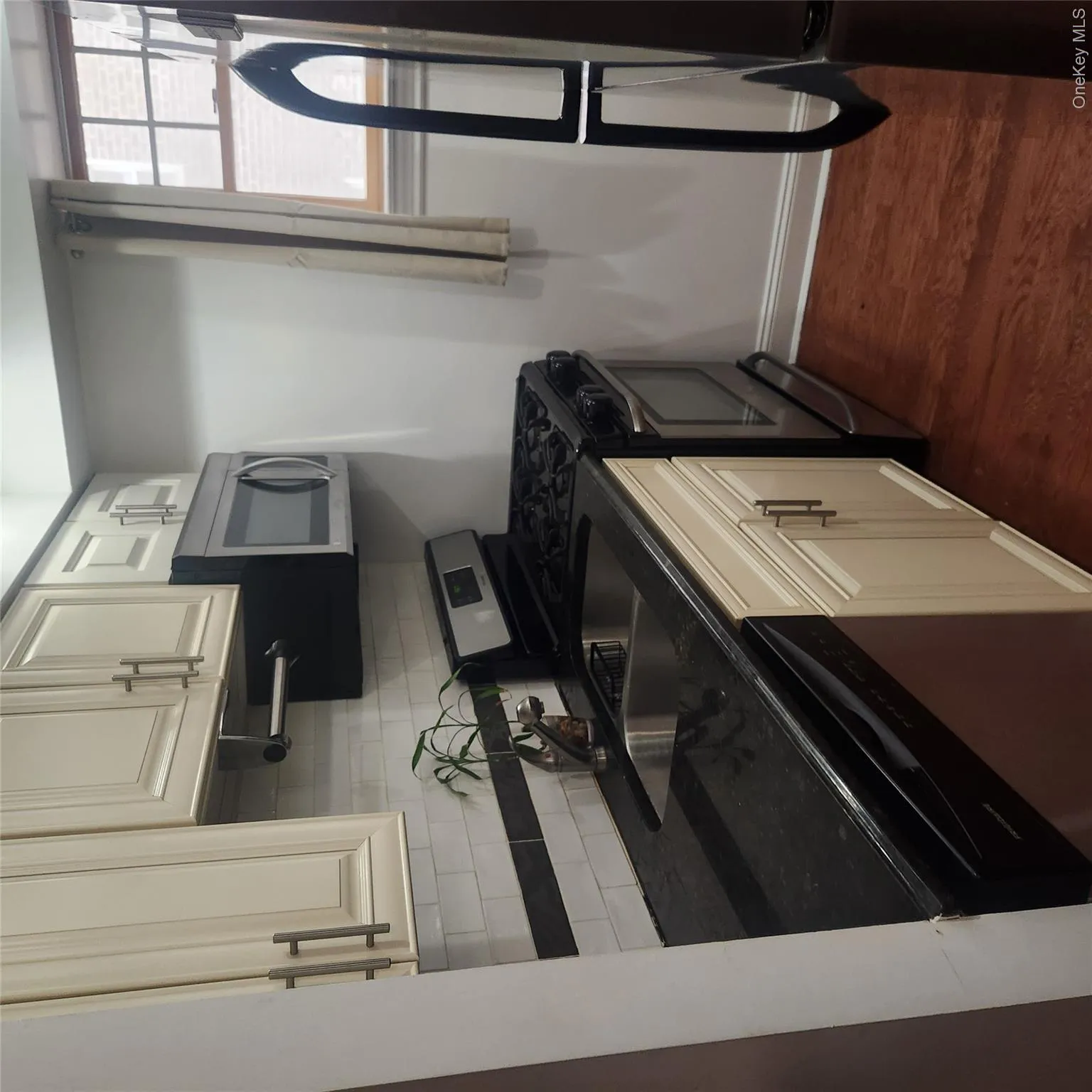 Granite counter topStainless steel appliances Granite counter topStainless steel appliances