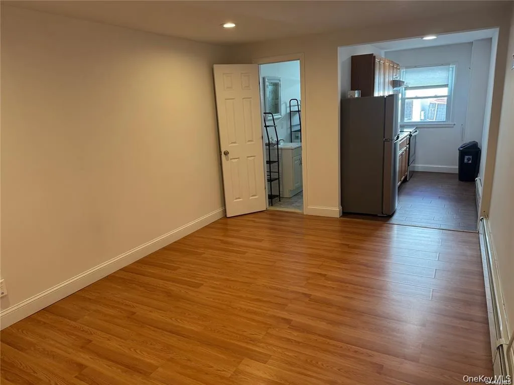 109 E Main Street, Smithtown, NY, 1 Bedroom Bedrooms, 4 Rooms Rooms,1 BathroomBathrooms,Residential Lease,For Rent,E Main,0,978785 109 E Main Street, Smithtown, NY, 1 Bedroom Bedrooms, 4 Rooms Rooms,1 BathroomBathrooms,Residential Lease,For Rent,E Main,0,978785