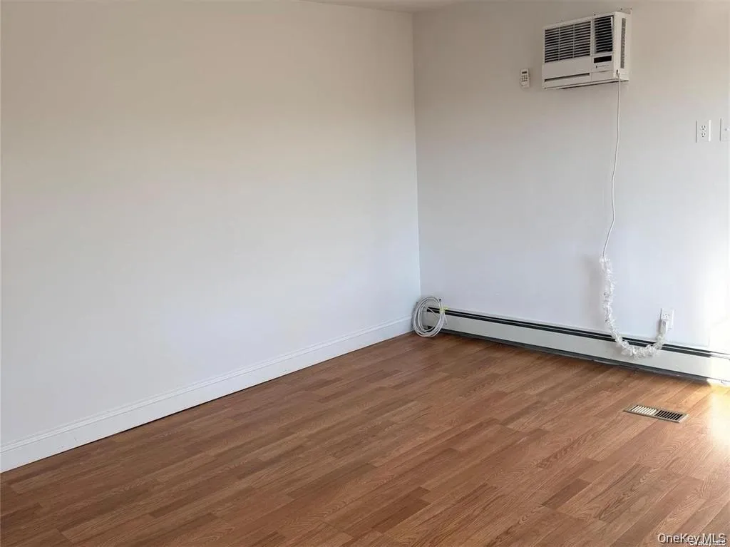 109 E Main Street, Smithtown, NY, 1 Bedroom Bedrooms, 4 Rooms Rooms,1 BathroomBathrooms,Residential Lease,For Rent,E Main,0,978785 109 E Main Street, Smithtown, NY, 1 Bedroom Bedrooms, 4 Rooms Rooms,1 BathroomBathrooms,Residential Lease,For Rent,E Main,0,978785