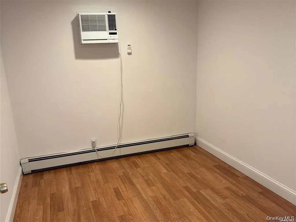 109 E Main Street, Smithtown, NY, 1 Bedroom Bedrooms, 4 Rooms Rooms,1 BathroomBathrooms,Residential Lease,For Rent,E Main,0,978785 109 E Main Street, Smithtown, NY, 1 Bedroom Bedrooms, 4 Rooms Rooms,1 BathroomBathrooms,Residential Lease,For Rent,E Main,0,978785