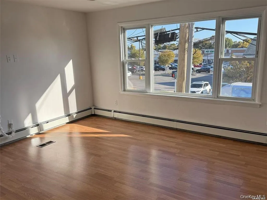 109 E Main Street, Smithtown, NY, 1 Bedroom Bedrooms, 4 Rooms Rooms,1 BathroomBathrooms,Residential Lease,For Rent,E Main,0,978785 109 E Main Street, Smithtown, NY, 1 Bedroom Bedrooms, 4 Rooms Rooms,1 BathroomBathrooms,Residential Lease,For Rent,E Main,0,978785