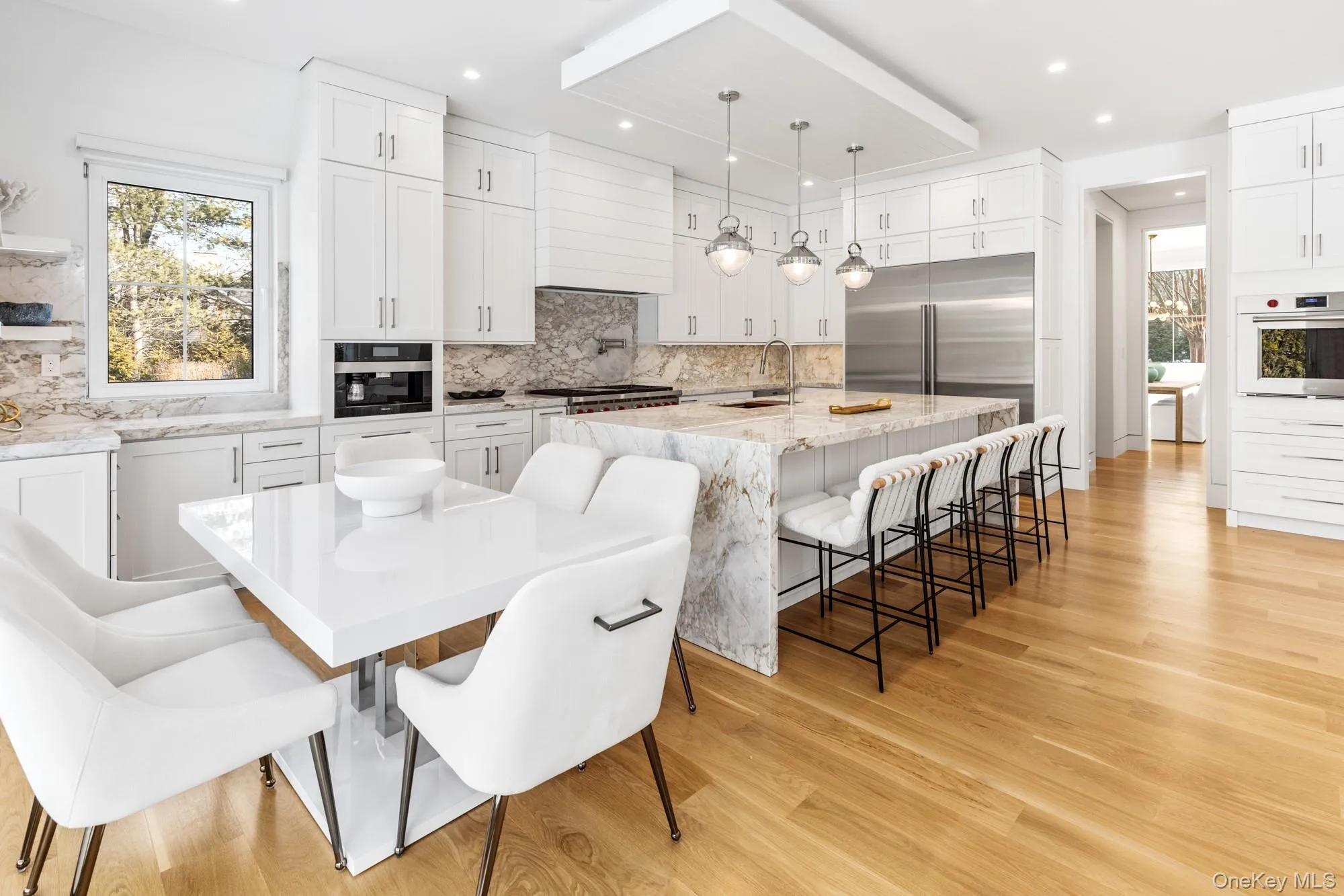 8 Ashwood Court, Southampton, New York 11968