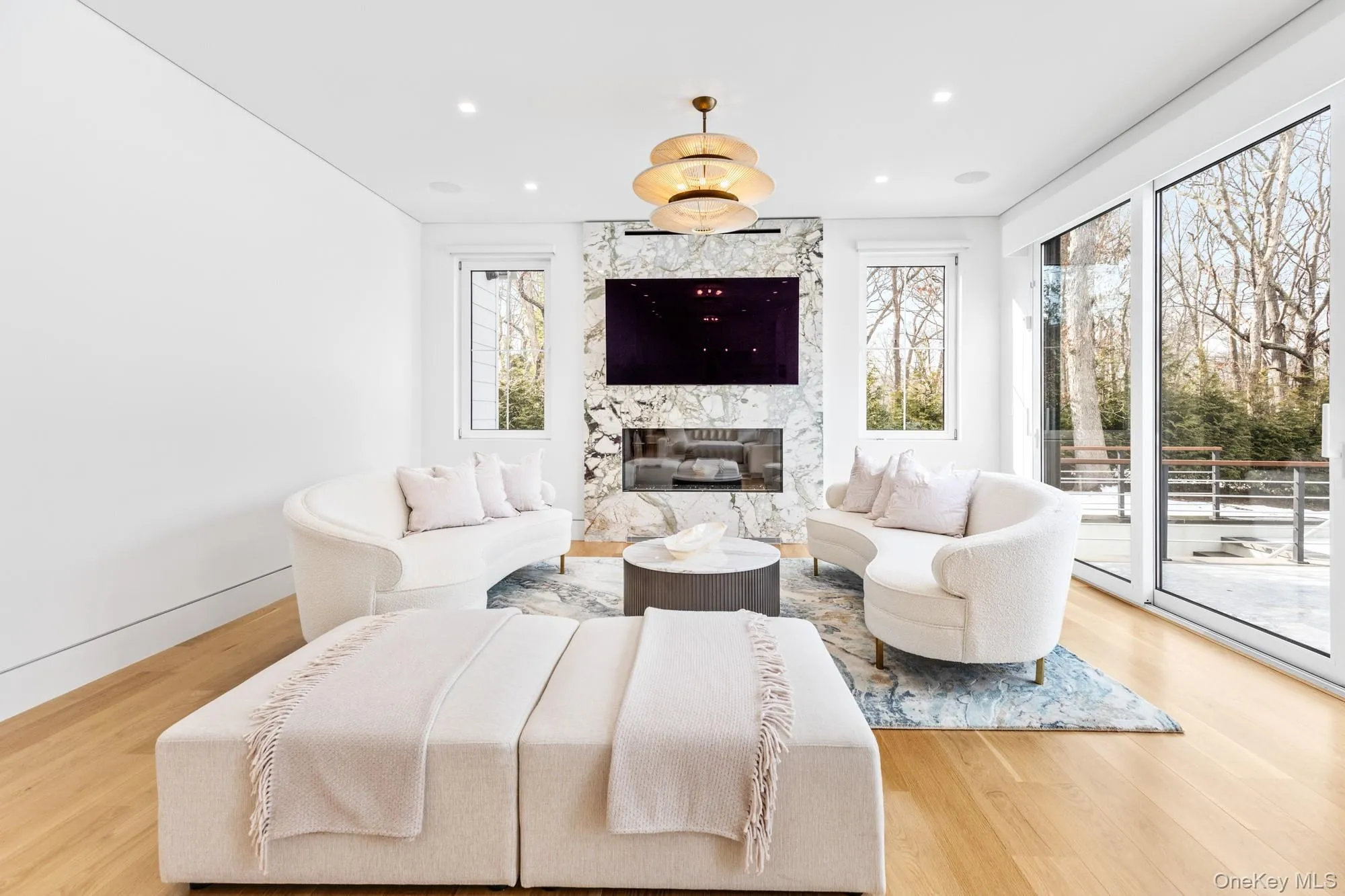 8 Ashwood Court, Southampton, New York 11968