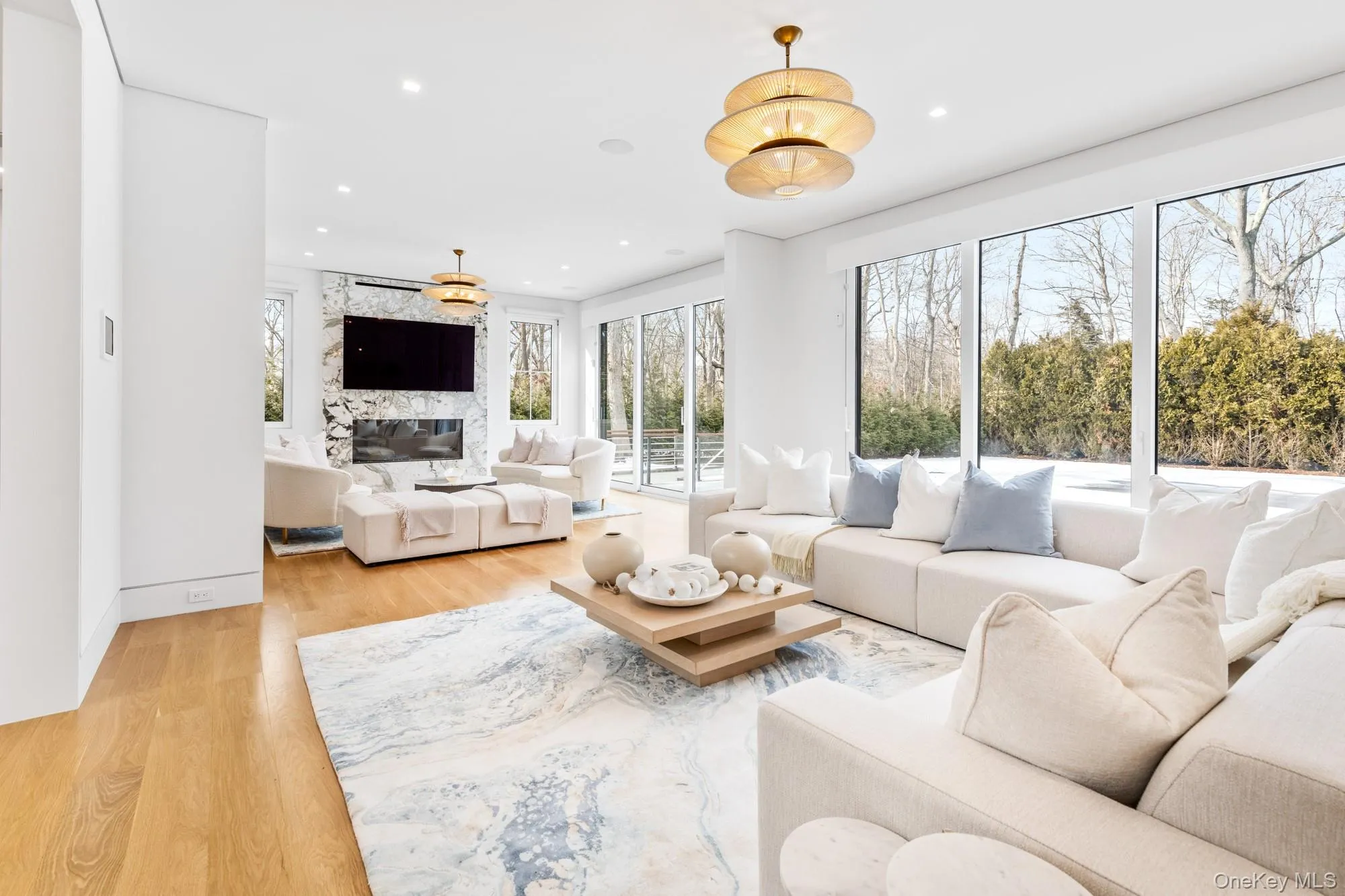 8 Ashwood Court, Southampton, New York 11968