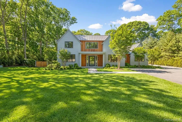 8 Ashwood Court, Southampton, New York 11968