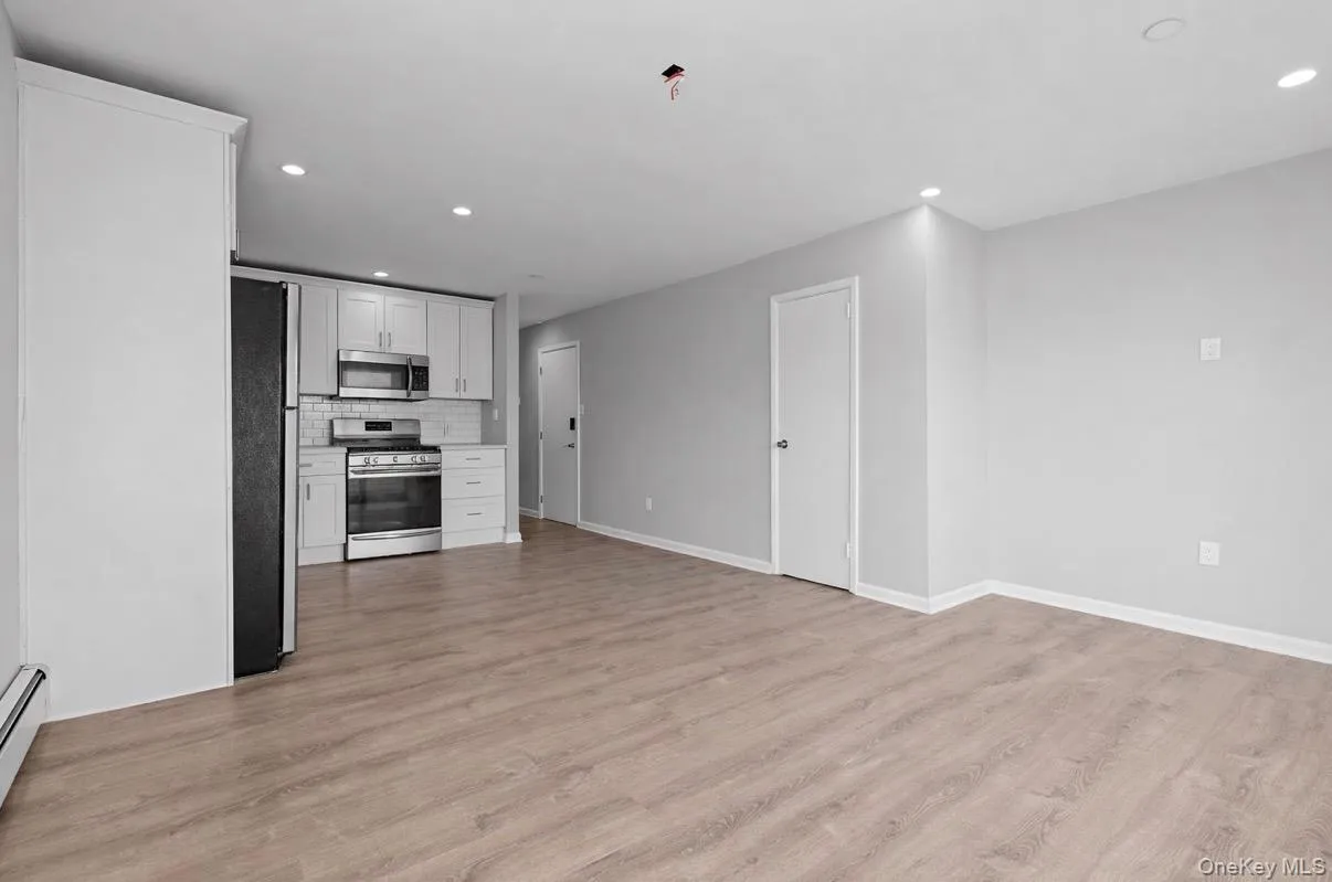 616 E Broadway, Long Beach, NY, 2 Bedrooms Bedrooms, 4 Rooms Rooms,1 BathroomBathrooms,Residential Lease,For Rent,E Broadway,0,978814 616 E Broadway, Long Beach, NY, 2 Bedrooms Bedrooms, 4 Rooms Rooms,1 BathroomBathrooms,Residential Lease,For Rent,E Broadway,0,978814