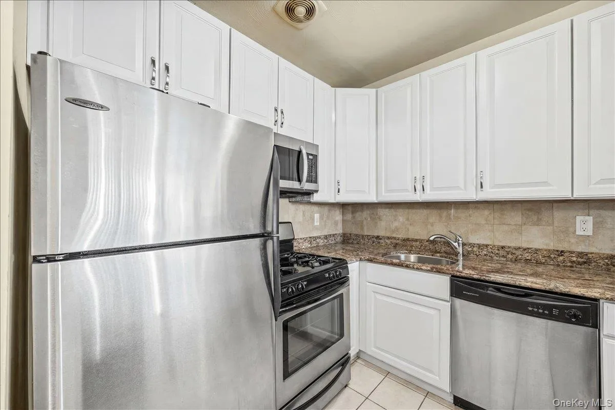 179 Surf Drive, New York, NY, 3 Bedrooms Bedrooms, 7 Rooms Rooms,2 BathroomsBathrooms,Residential,For Rent,Surf,0,978816 179 Surf Drive, New York, NY, 3 Bedrooms Bedrooms, 7 Rooms Rooms,2 BathroomsBathrooms,Residential,For Rent,Surf,0,978816