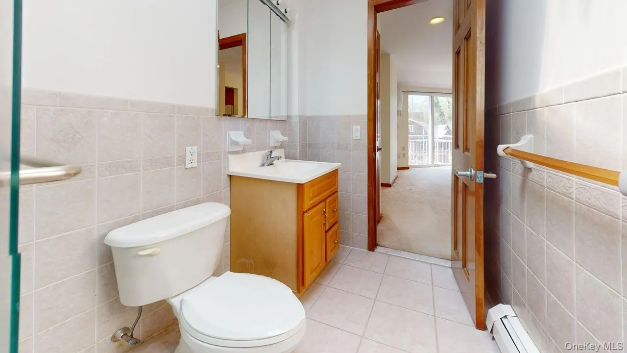 67-08 Exeter Street, New York, NY, 2 Rooms Rooms,1 BathroomBathrooms,Residential Lease,For Rent,Exeter,0,978826 67-08 Exeter Street, New York, NY, 2 Rooms Rooms,1 BathroomBathrooms,Residential Lease,For Rent,Exeter,0,978826
