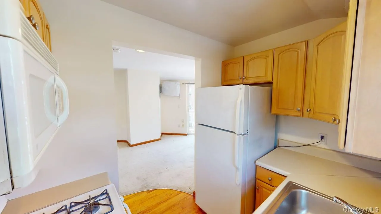 67-08 Exeter Street, New York, NY, 2 Rooms Rooms,1 BathroomBathrooms,Residential Lease,For Rent,Exeter,0,978826 67-08 Exeter Street, New York, NY, 2 Rooms Rooms,1 BathroomBathrooms,Residential Lease,For Rent,Exeter,0,978826